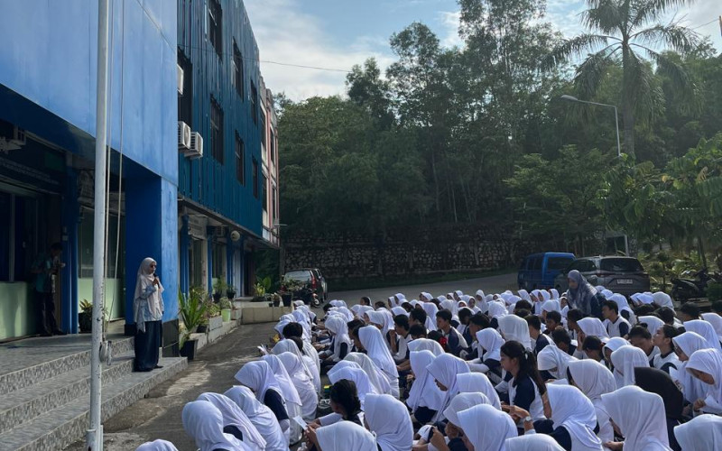 IKT Kartini Batam Gelar Edukasi “Vape vs Rokok” di SMKS Putra Jaya Batam